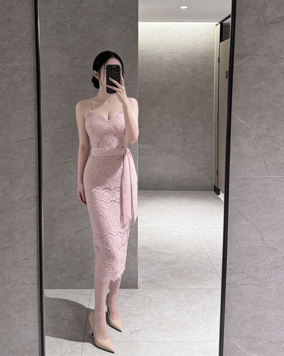Charming Scalloped Lace Dress with Detachable Tie [Slim Fit]