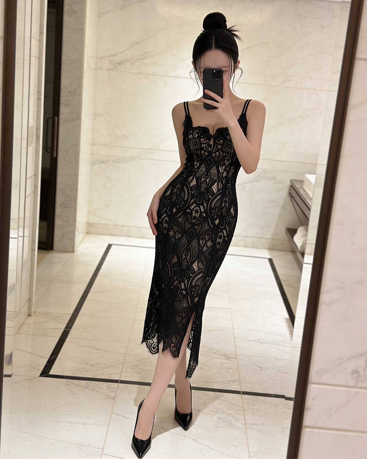 Exquisite Side-Slit Floral Lace Maxi Dress [Extreme Slim]